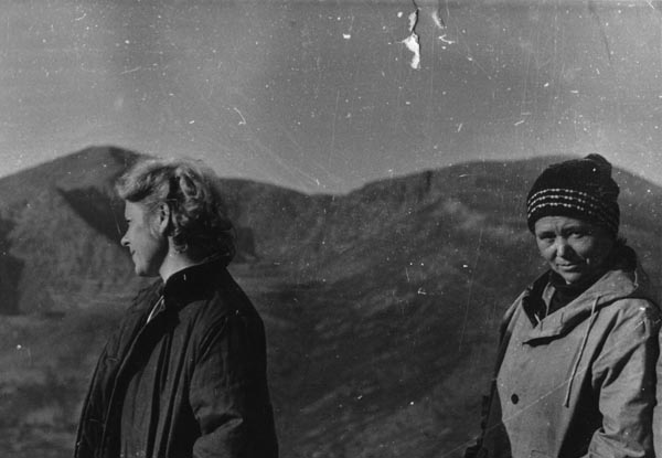 Л.П. Кравцова, Л. Аверченко в поисках лекарственных растений, 1992 г.