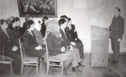 Инструктаж поездной бригады. Зайцев О.А. 1970 г.