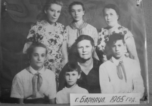 Школьники п. Орджоникидзевский в гостях у Крахмалевой О.В., мамы Марии Цукановой в Барнауле