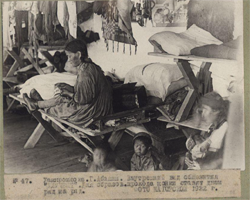 8. Внутренний вид общежития артели «Улучбыт» 1932 г. Нагорская Н.Н. Источник: Новосибирский государственный краеведческий музей