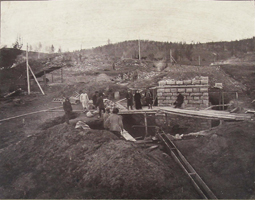5. Общий вид строительства железной дороги / фотограф неизвестен, 1913–1925 гг. – Изображение : электронное // ГОСКАТАЛОГ.РФ : [сайт].