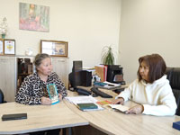 Дочь Николая Доможакова передала в дар главной библиотеке республики книги отца